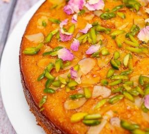 طرز تهیه کیک گردویی زعفرانی